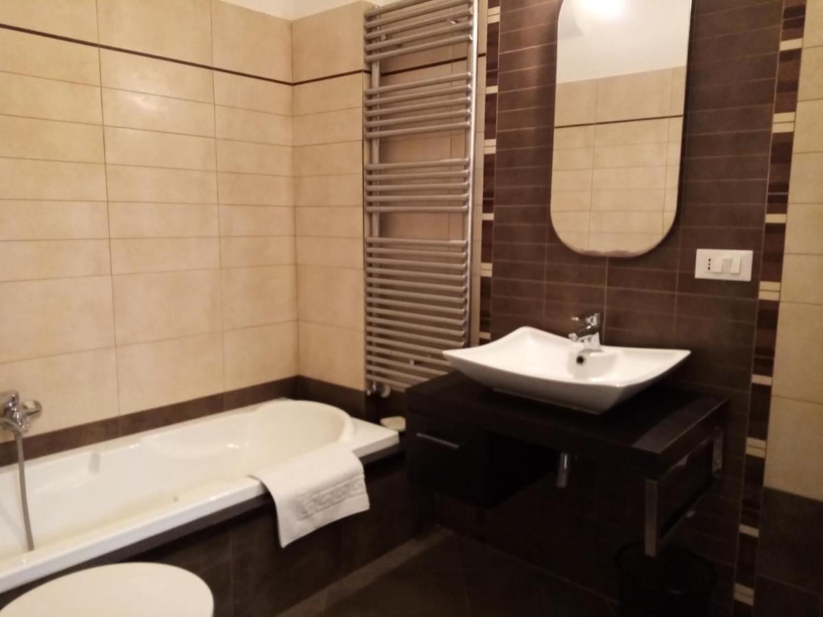 Bed and Breakfast Dimora Storica Le Perle Lecce Exterior foto